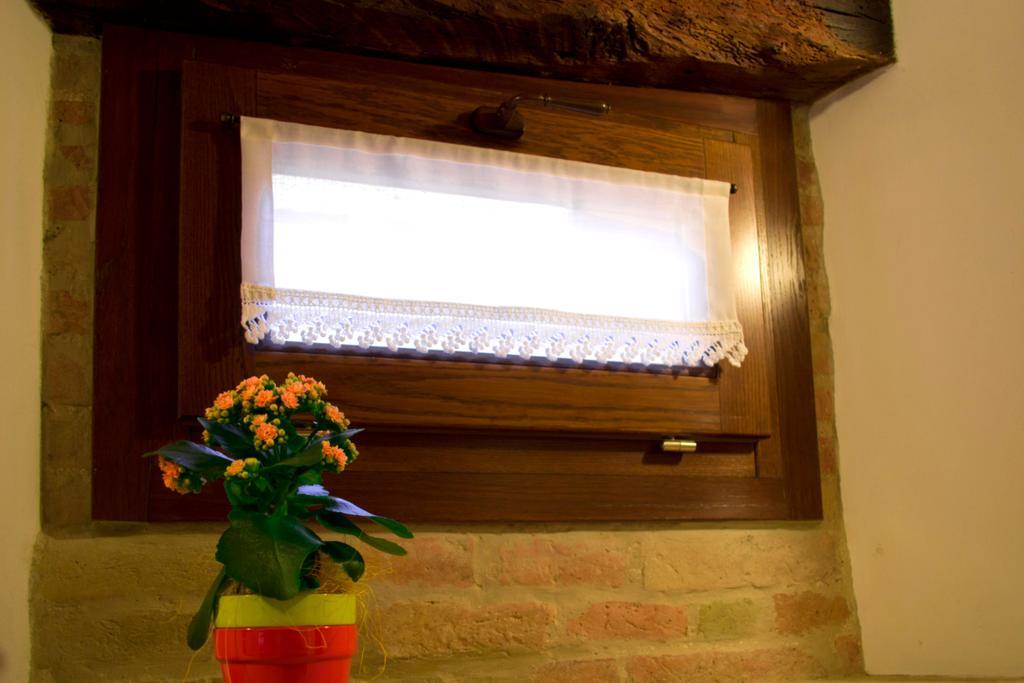 Al Castello Hotel Tavullia Habitación foto