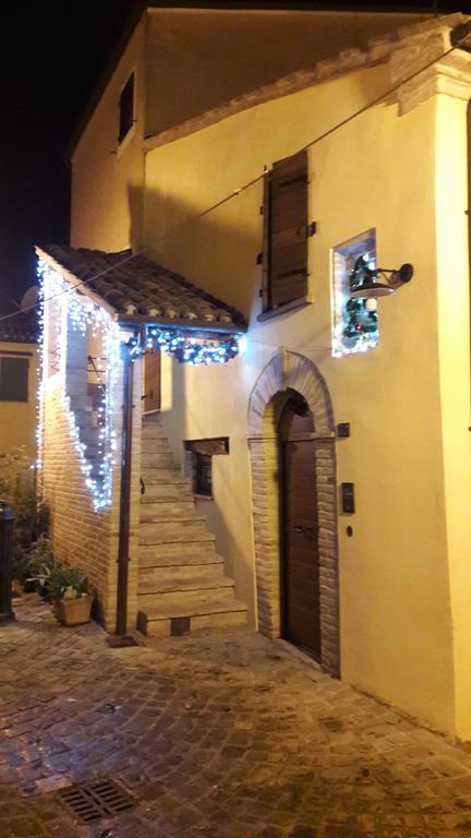 Al Castello Hotel Tavullia Exterior foto